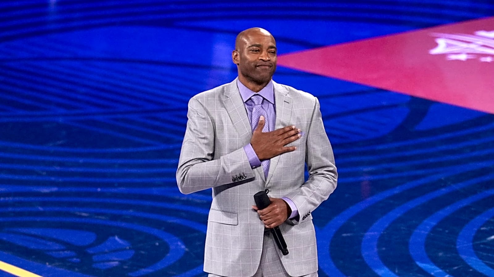 Vince Carter delivers message to fans who believe they can defeat bench players