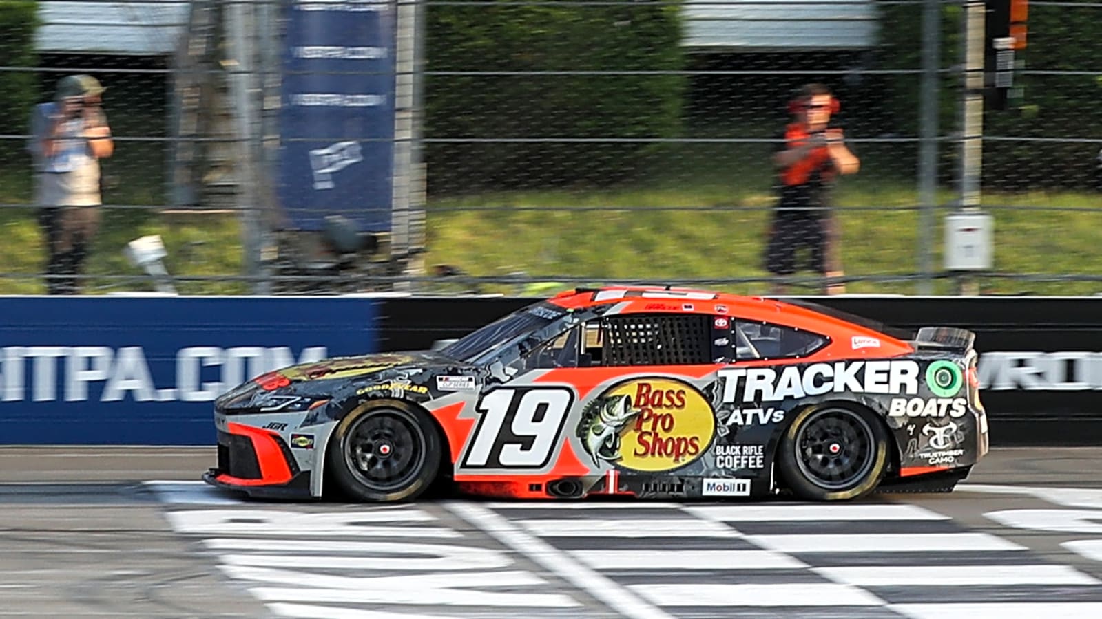 Chase Briscoe wins pole for Brickyard 400 at Indianapolis