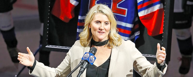 Hayley Wickenheiser & Seeing the Game Differently As a Woman