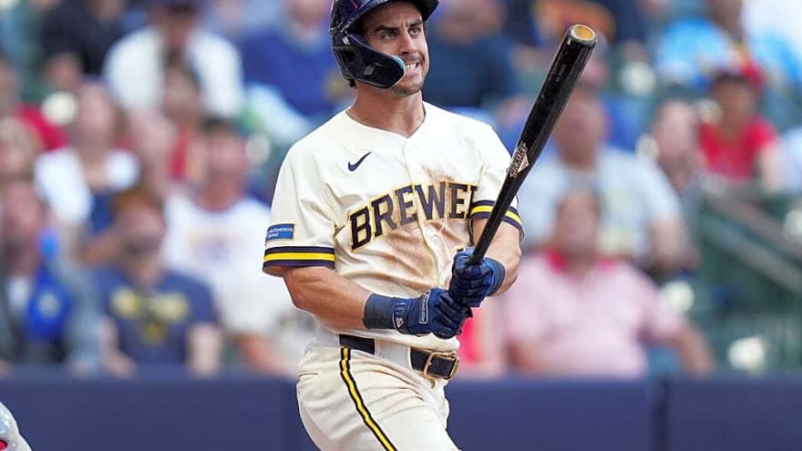 Brewers get hits late, edge Cardinals for series sweep