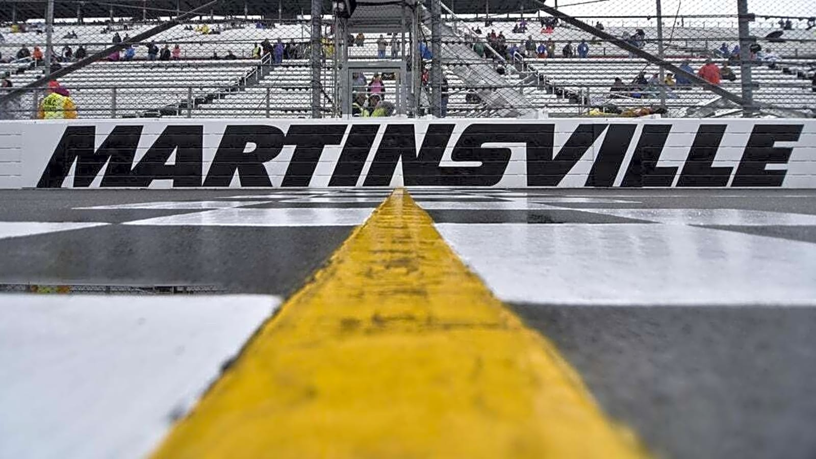 Championship chasers can't count on help at Martinsville