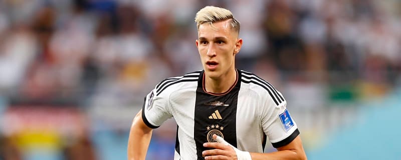 Man United now ahead of Liverpool and Barcelona in the race for 25-year-old target