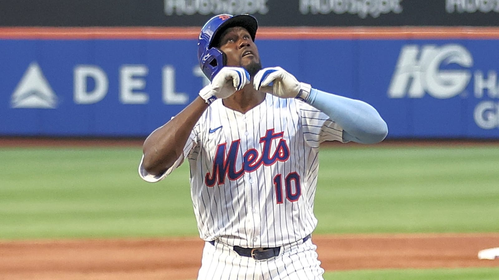 Mets' roster moves show they have high hopes for young infielder