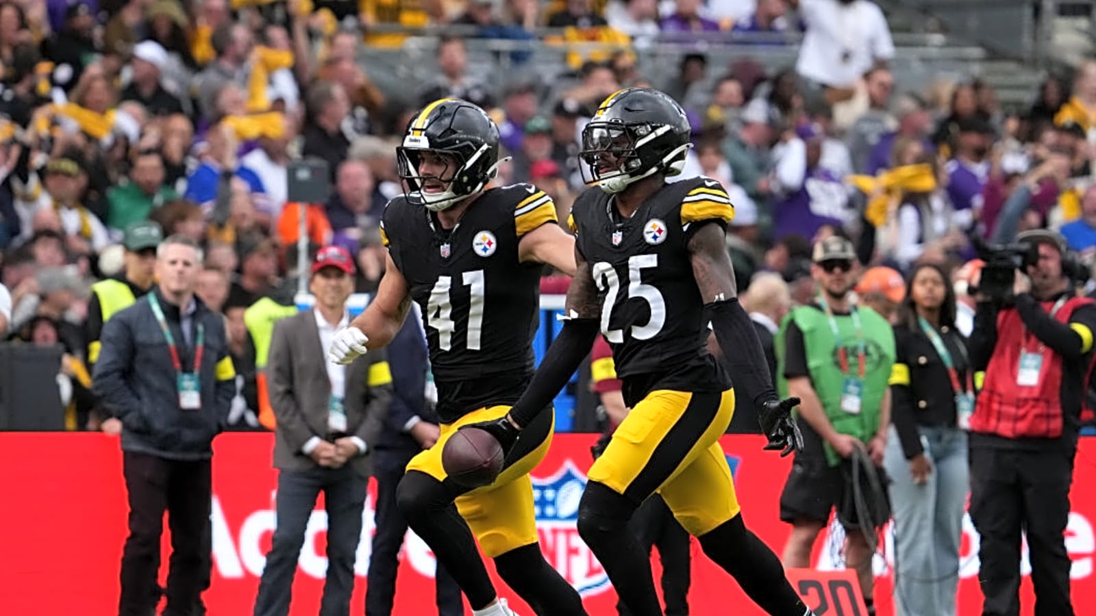 Steelers safety DeShon Elliott takes issue with the NFL after getting hit with a big loss during his bye week
