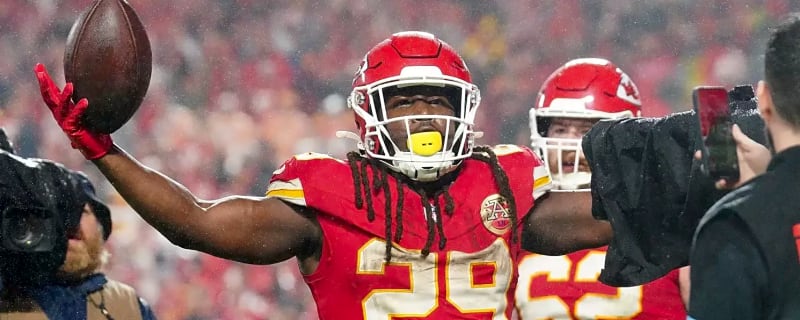 Kansas City Chiefs Star Named Week 12 AFC Offensive Player of the Week