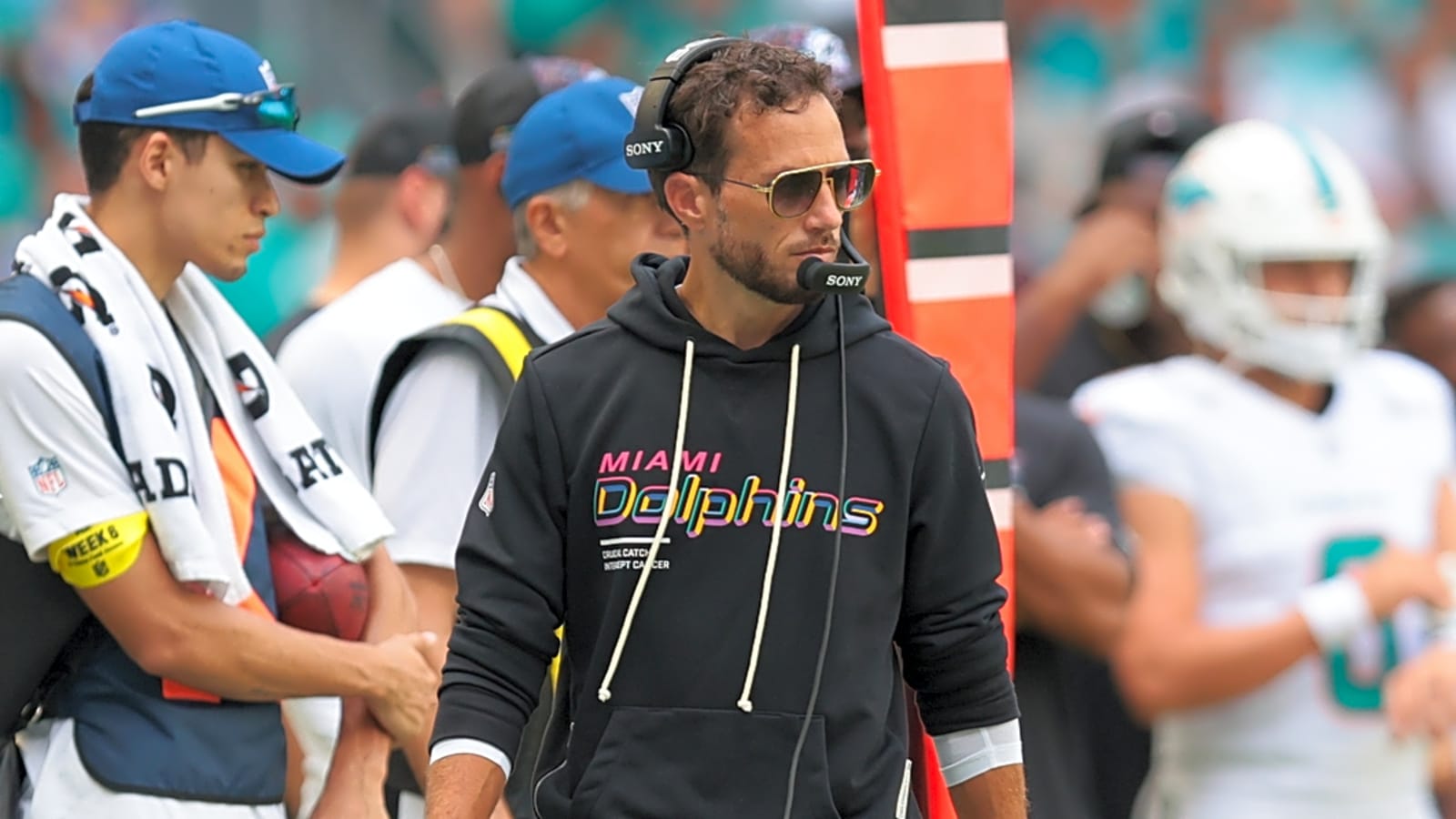 Despite locker room turmoil, Dolphins HC Mike McDaniel still considered safe