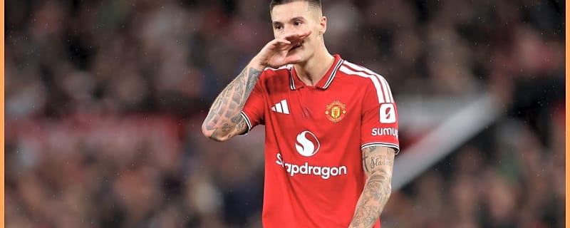 Carrick out of good options as rumours of four month injury spread – maligned Dutchman could be solution