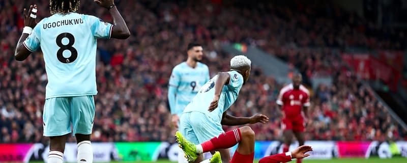 ‘It is soft…’ – Former top-flight referee gives instant verdict on missed Liverpool penalty