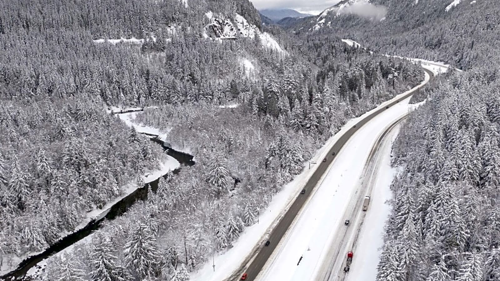 High Winds and Rain Stall Washington Ski Area Operations