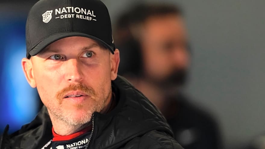 Denny Hamlin breaks down questionable pit strategy late during Daytona 500: ‘Whole field was broken up’