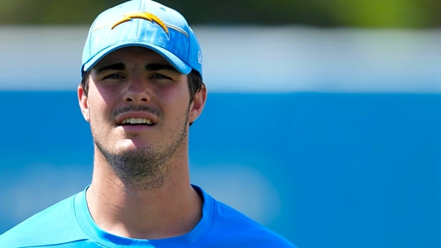 Report: Cowboys adding Robert Muschamp, nephew of Will Muschamp, to their staff