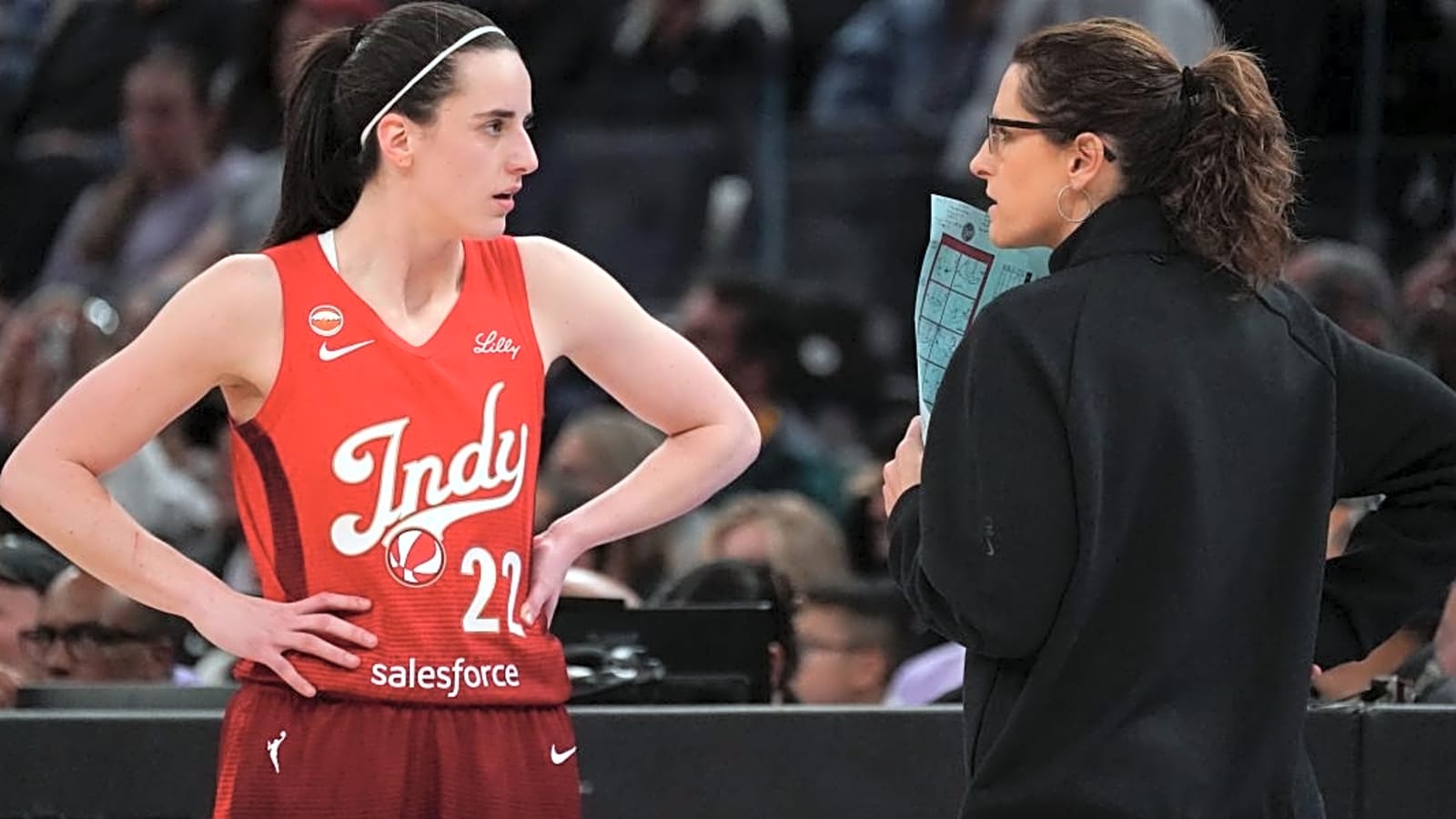 Fever coach Stephanie White explains Caitlin Clark’s concerning situation