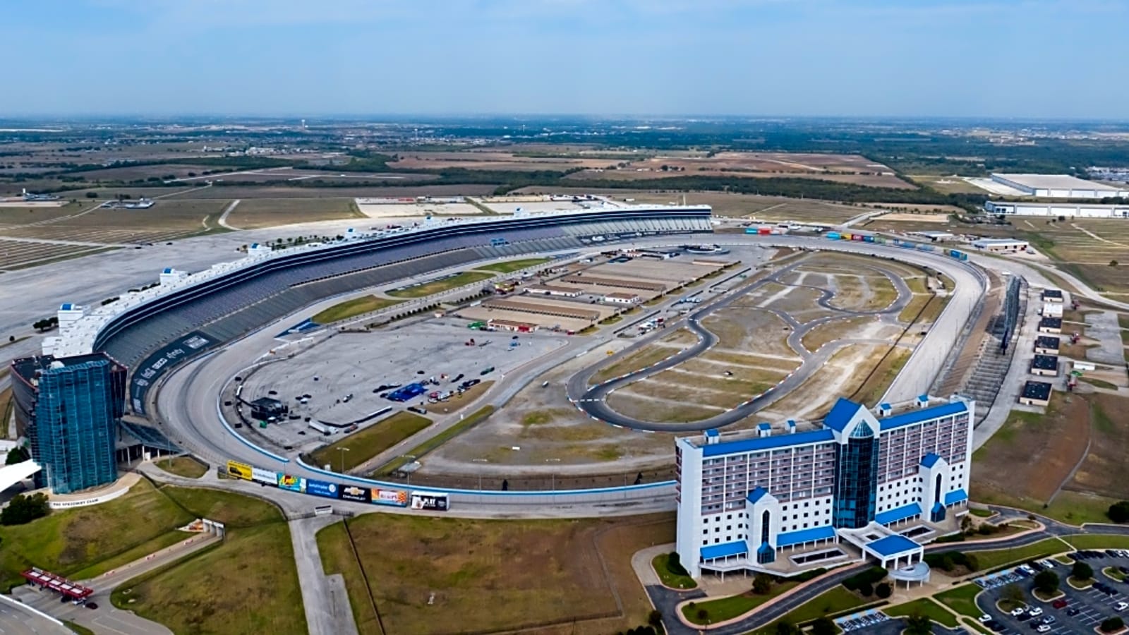 Kevin Harvick makes surprising pick for Texas Motor Speedway winner