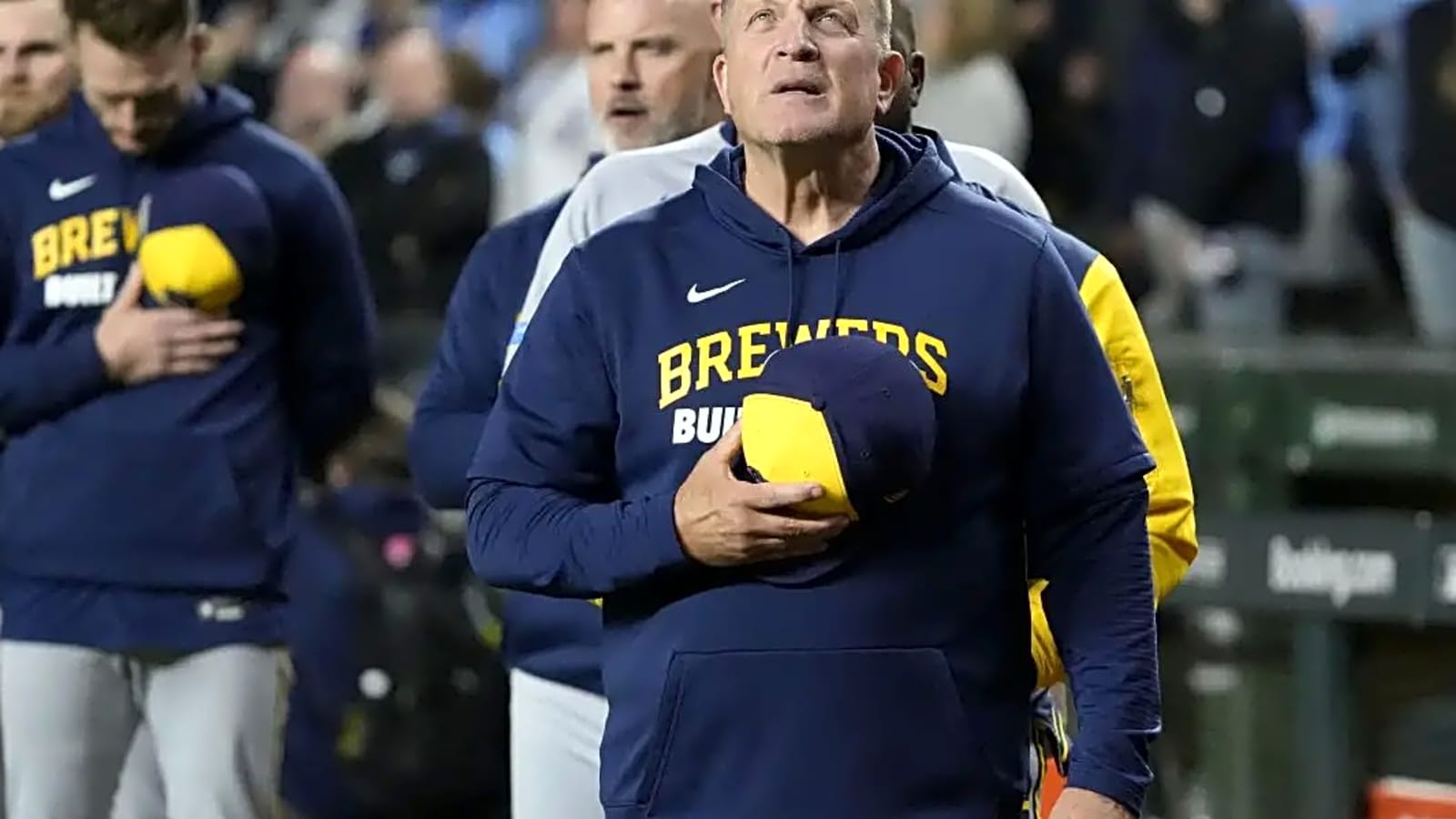 Brewers manager has Chicago Cubs crowd excuse after loss