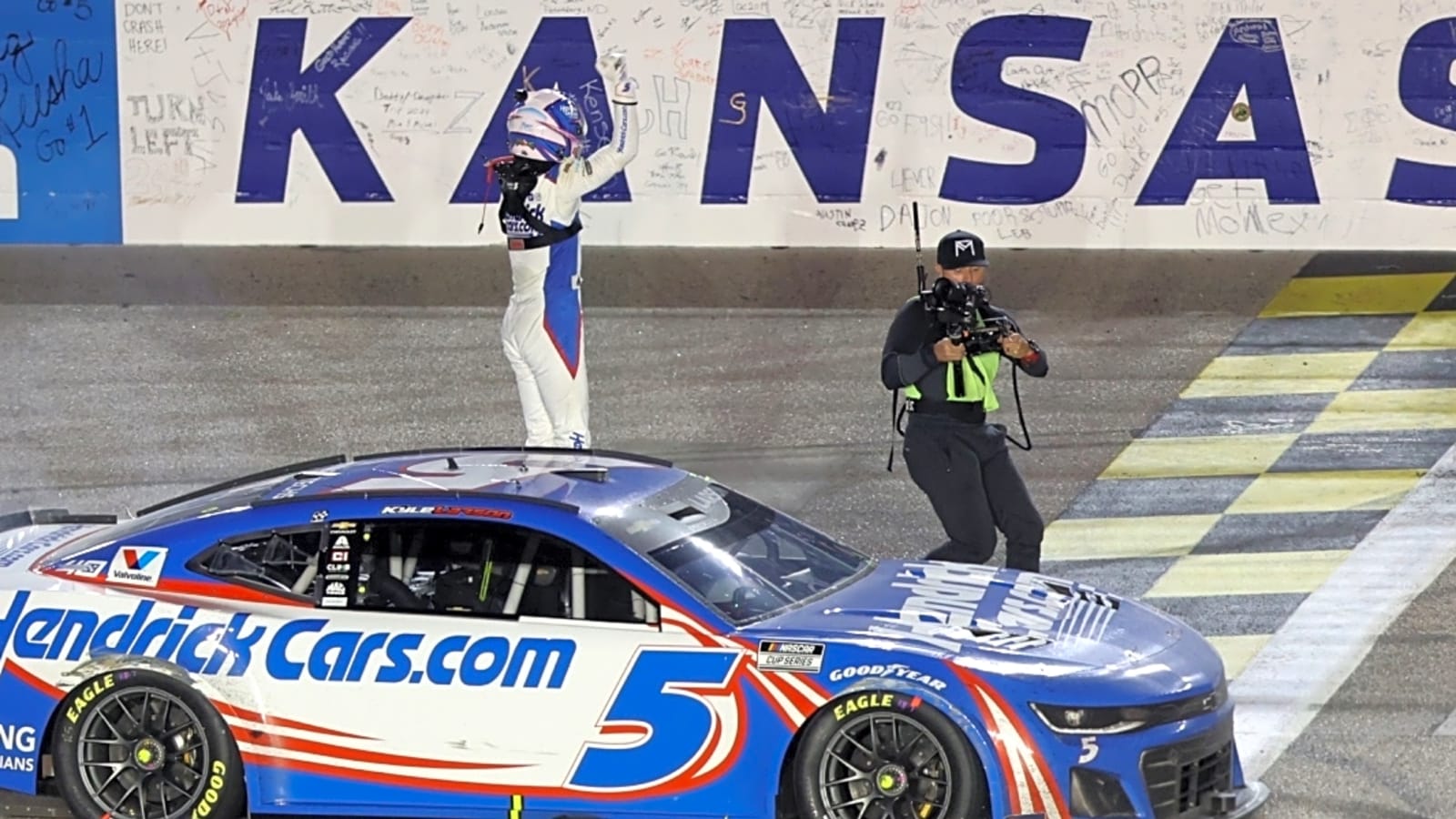 2025 NASCAR Advent Health 400 Odds: Betting lines for the entire field to win at Kansas