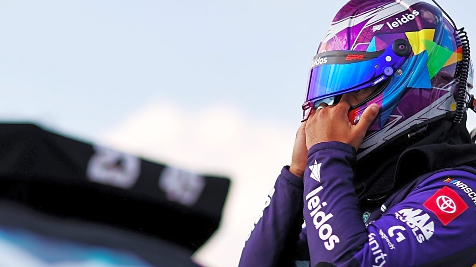 Kevin Harvick reacts to Bubba Wallace losing cool, wrecking Carson Hocevar at Martinsville: ‘Gotta keep it together’