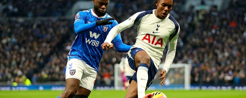 Ornstein: Liverpool exploring late defensive deal