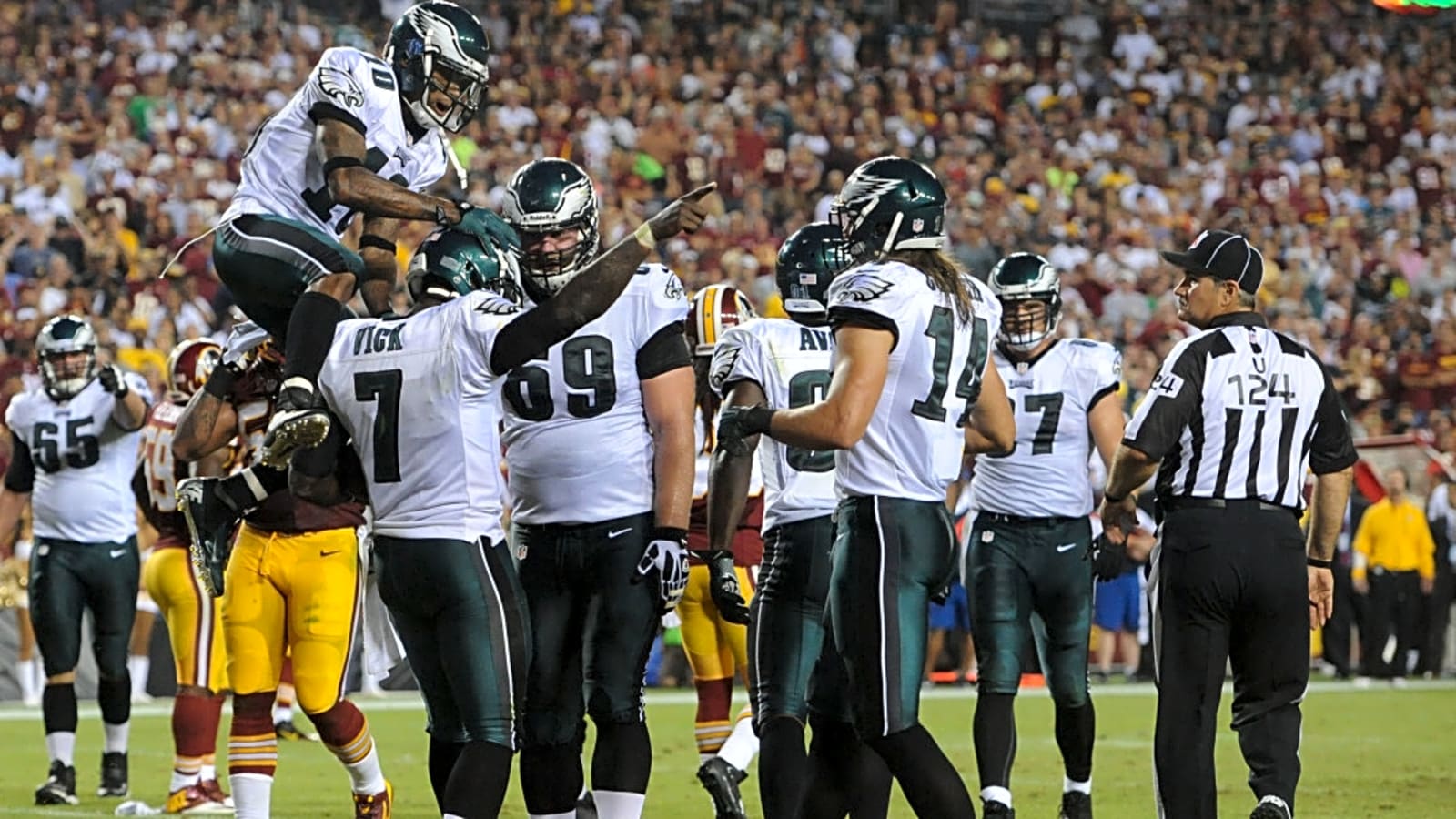 Ex Eagles Star Michael Vick Key Voice In Brett Favre Docuseries