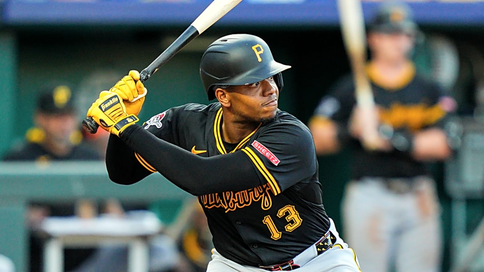 Pirates pull off three-player trade with division rival
