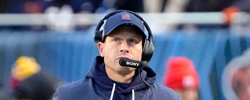 Bears coach Ben Johnson gets roasted for bizarre decision vs. Packers