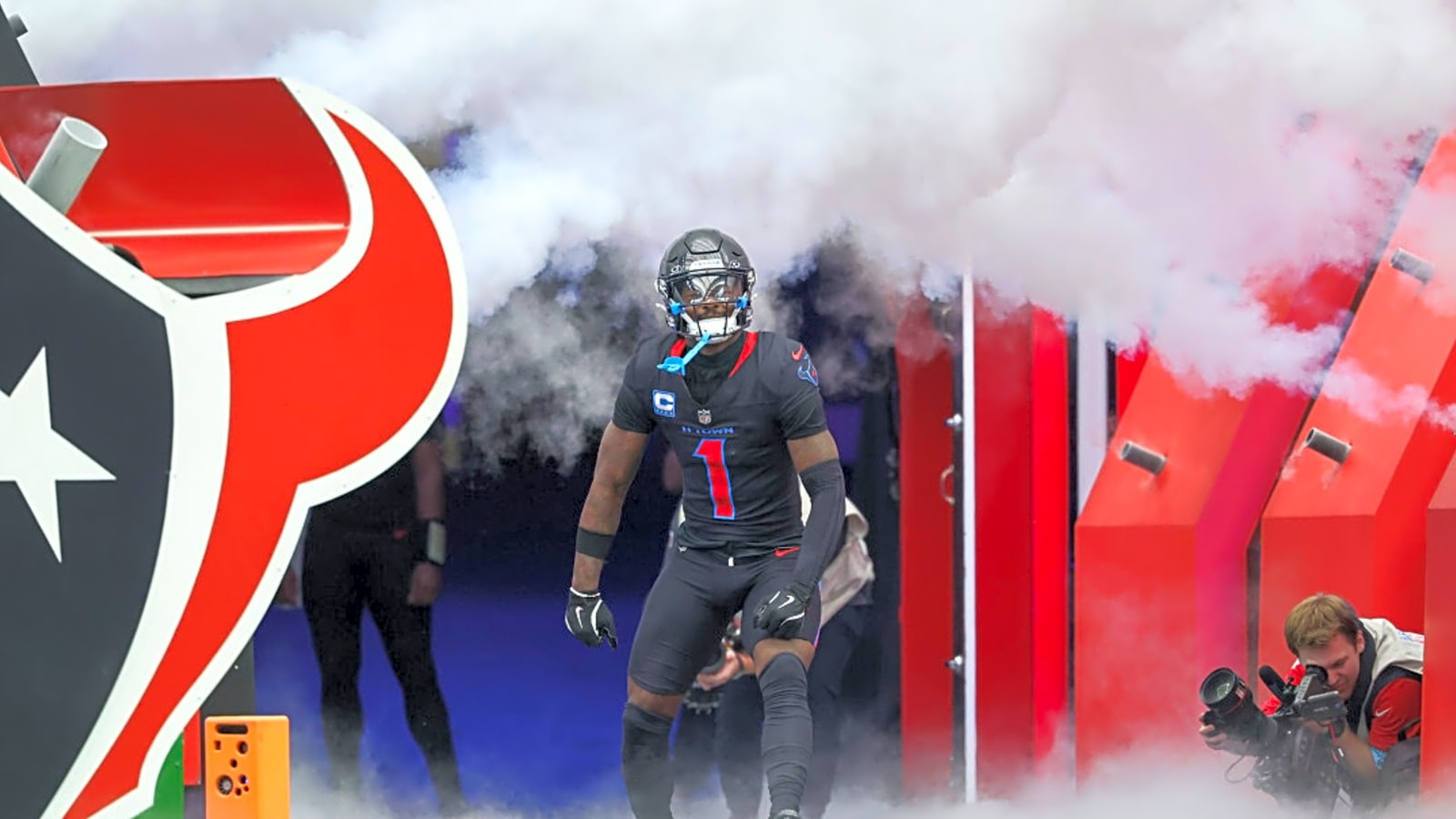 Patriots C Garrett Bradbury gives insight into what Patriots fans can expect from Stefon Diggs
