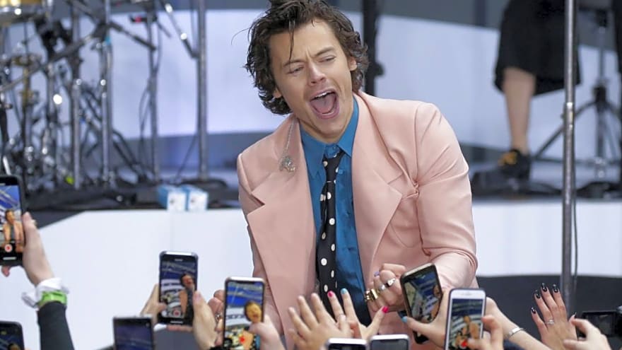 Harry Styles Makes Subtle Reference to Taylor Swift’s Wedding During New York Show