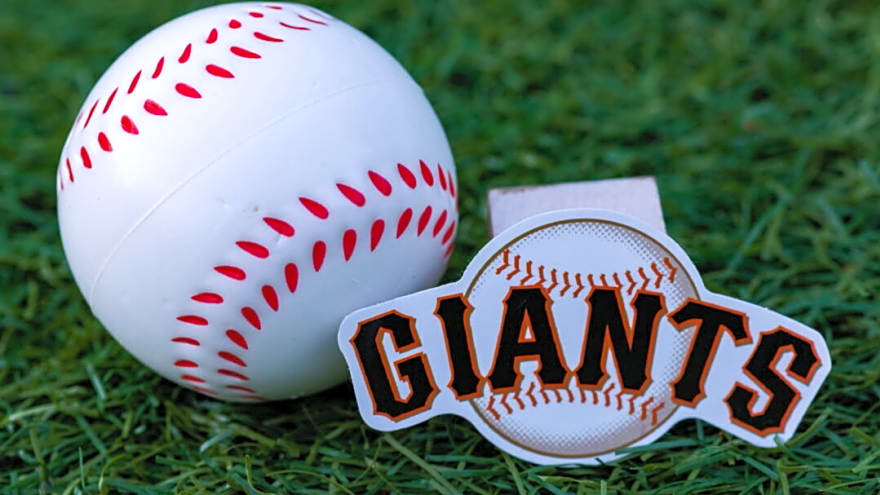 Giants Coach Justifies His Reason Behind Standing Up Against MLB Umpire