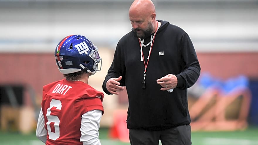 &#39;Hot Seat&#39; Daboll QB Decision Looms as Biggest Giants Question