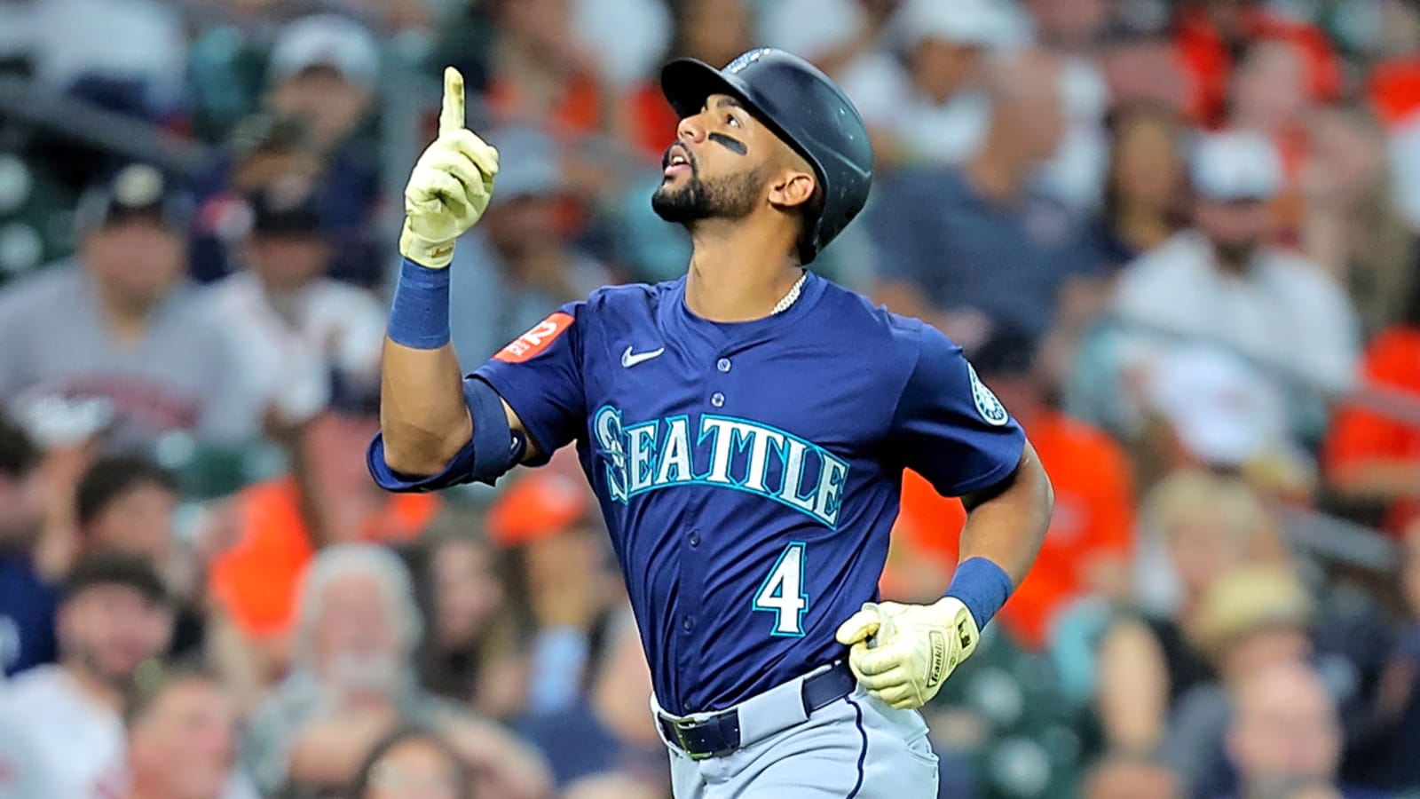 Mariners outright World Series-winning outfielder