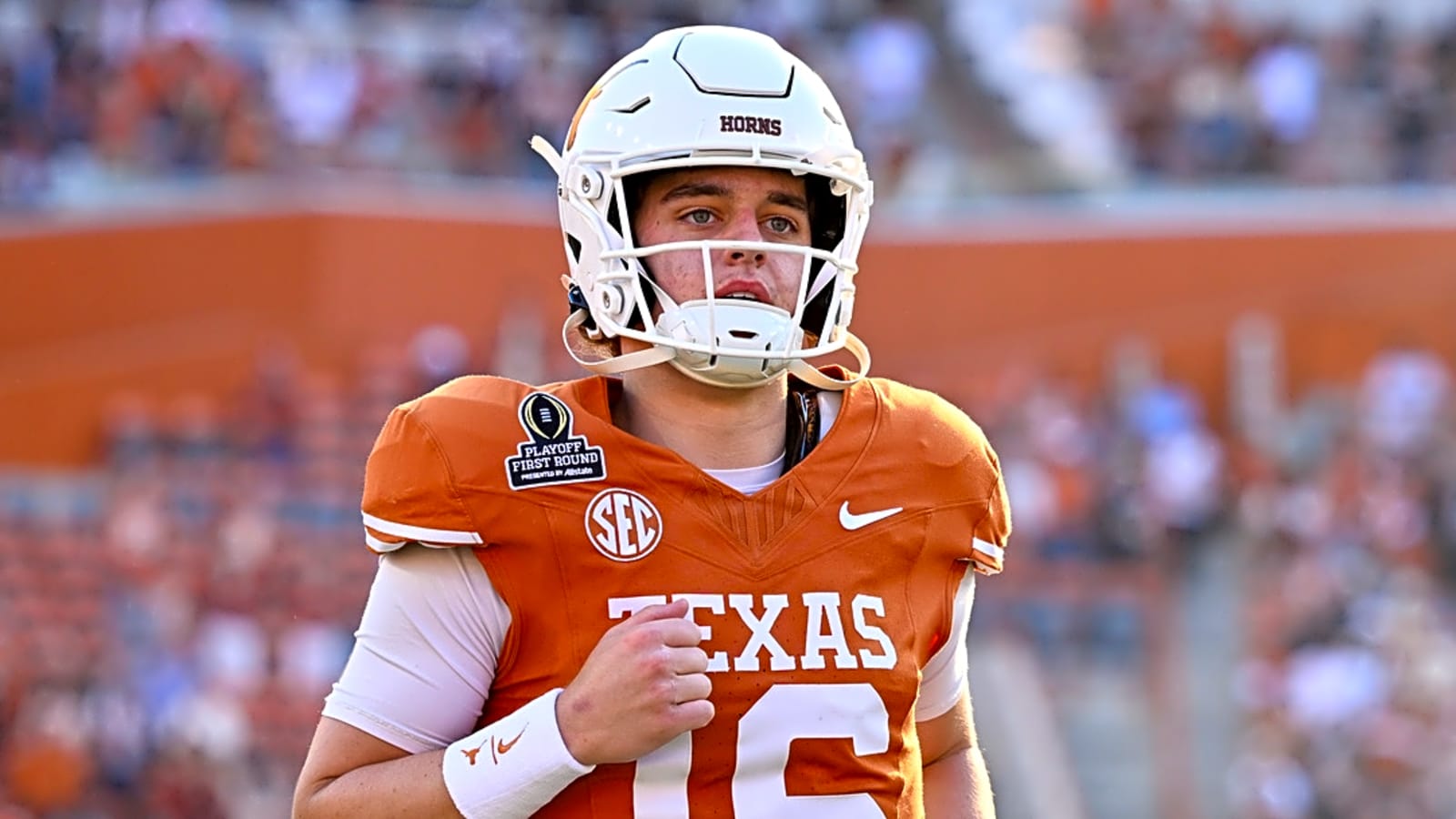 Former Alabama star questions Jordan Rodgers' Arch Manning hot take