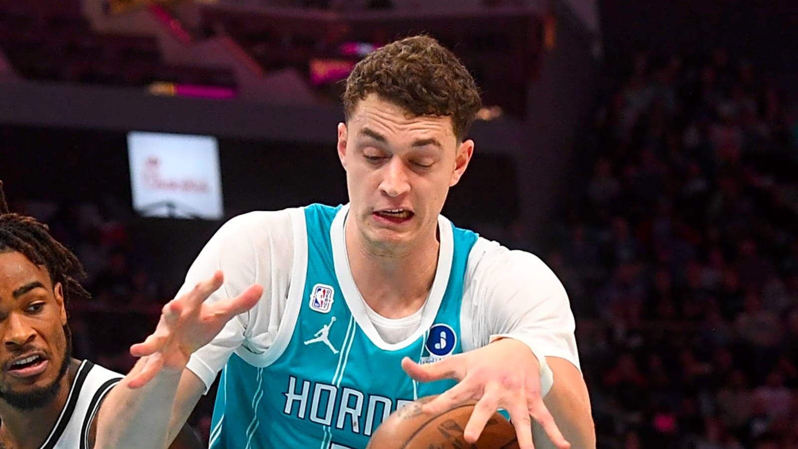 Hornets produce several notable feats in big win over Nets
