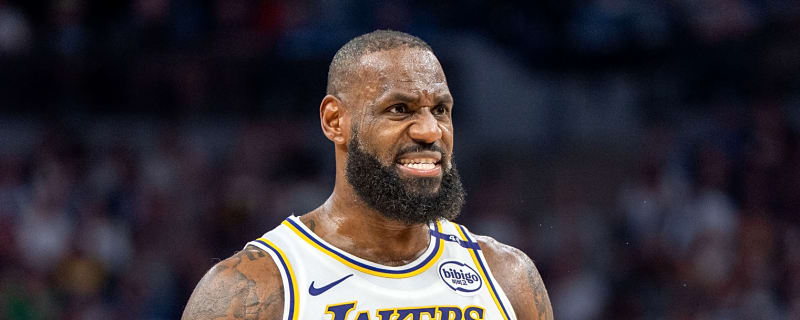 Former teammate shares why playing with LeBron James 'sucks'