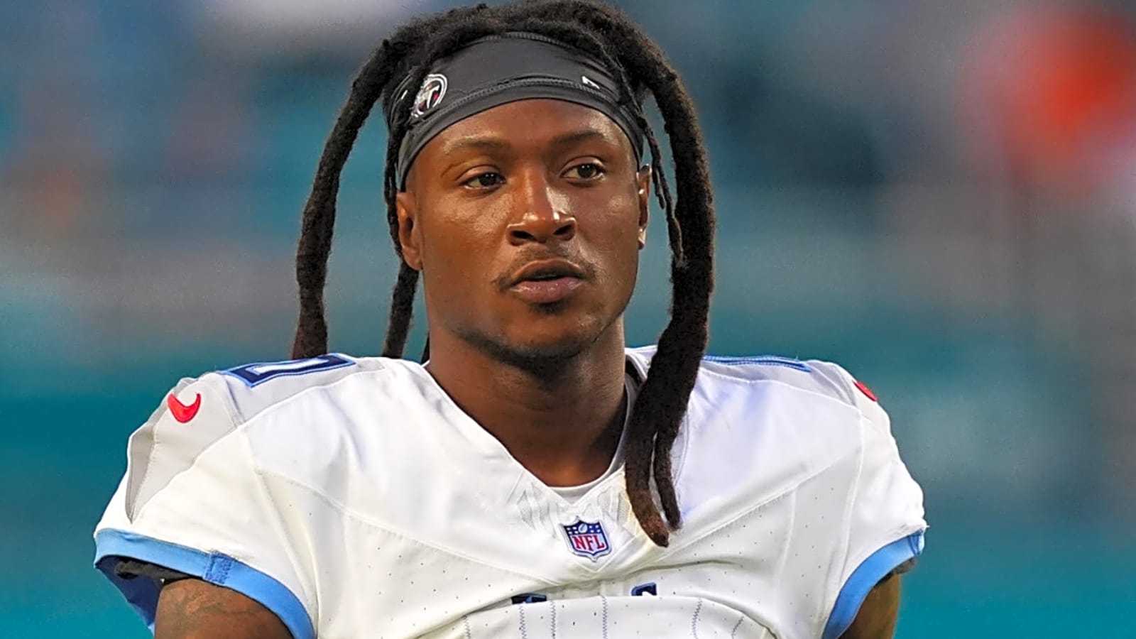 Baltimore Ravens Star Reveals 'Extremely Humbling' Conversation with DeAndre Hopkins