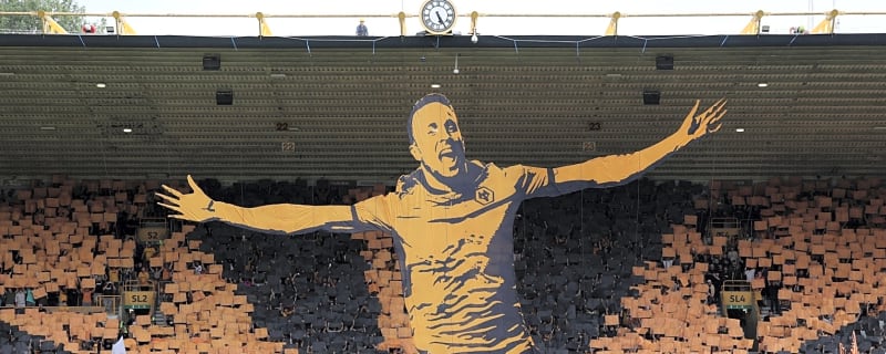 Sky reporter spotted classy gesture from Rob Edwards during Diogo Jota tribute at Molineux