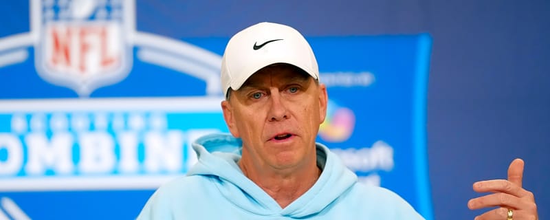 Monken expands on Sanders, Watson competition