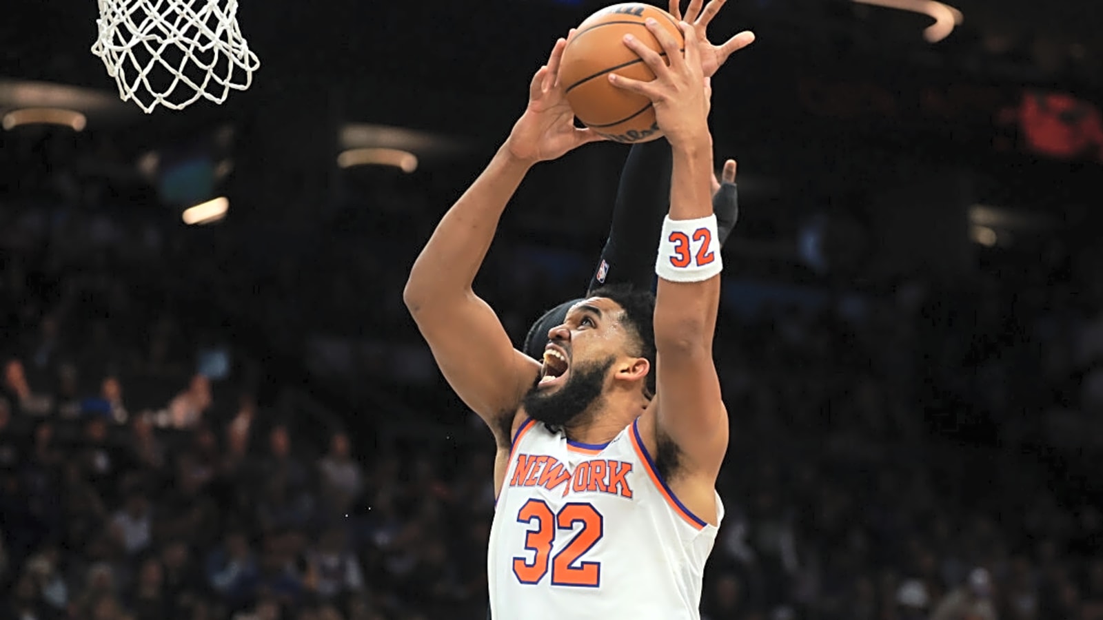 Karl-Anthony Towns’ Immediate Reaction to Foul on Victor Wembanyama Goes Viral