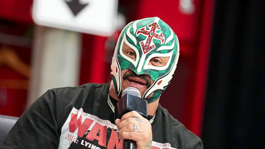 Rey Mysterio Posts Rare Unmasked Picture, Calls Out Current WWE Superstar