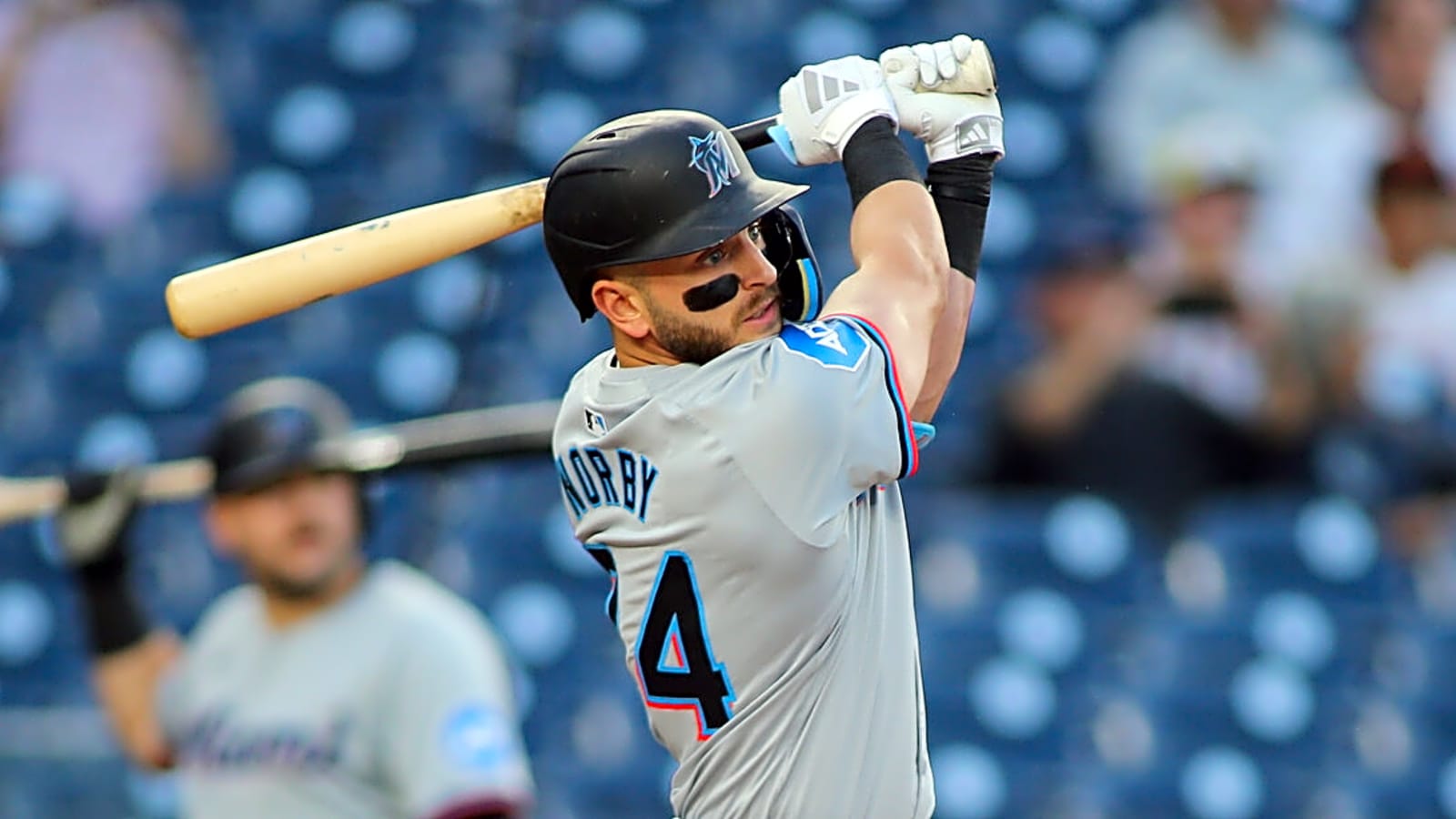 Yankees should target this surging third baseman
