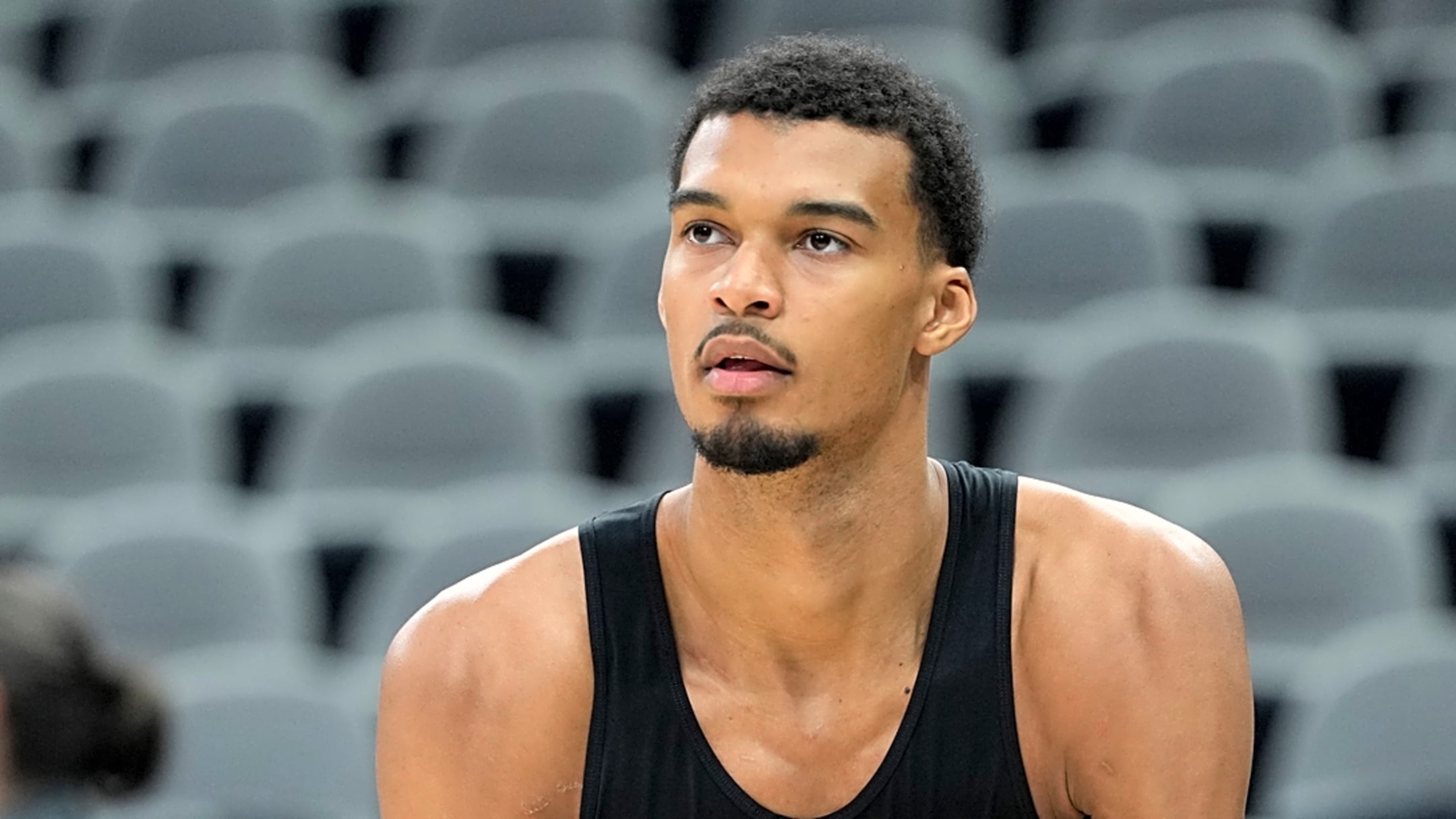 人妻 エロ セミロング.