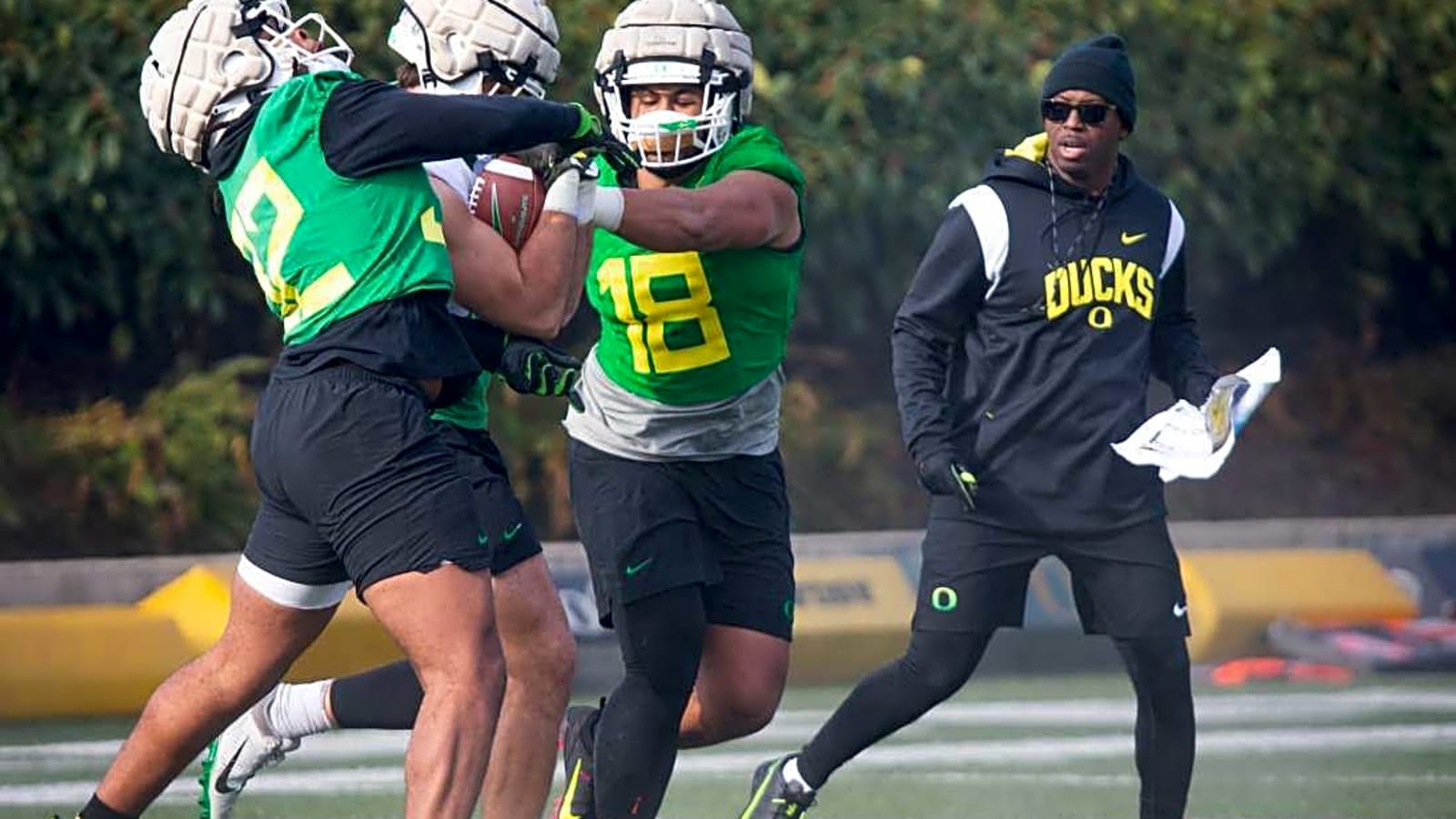 Latest intel reveals where the Oregon Ducks stand with top 2026 targets Jett Washington, Jireh Edwards, and Joey O’Brien