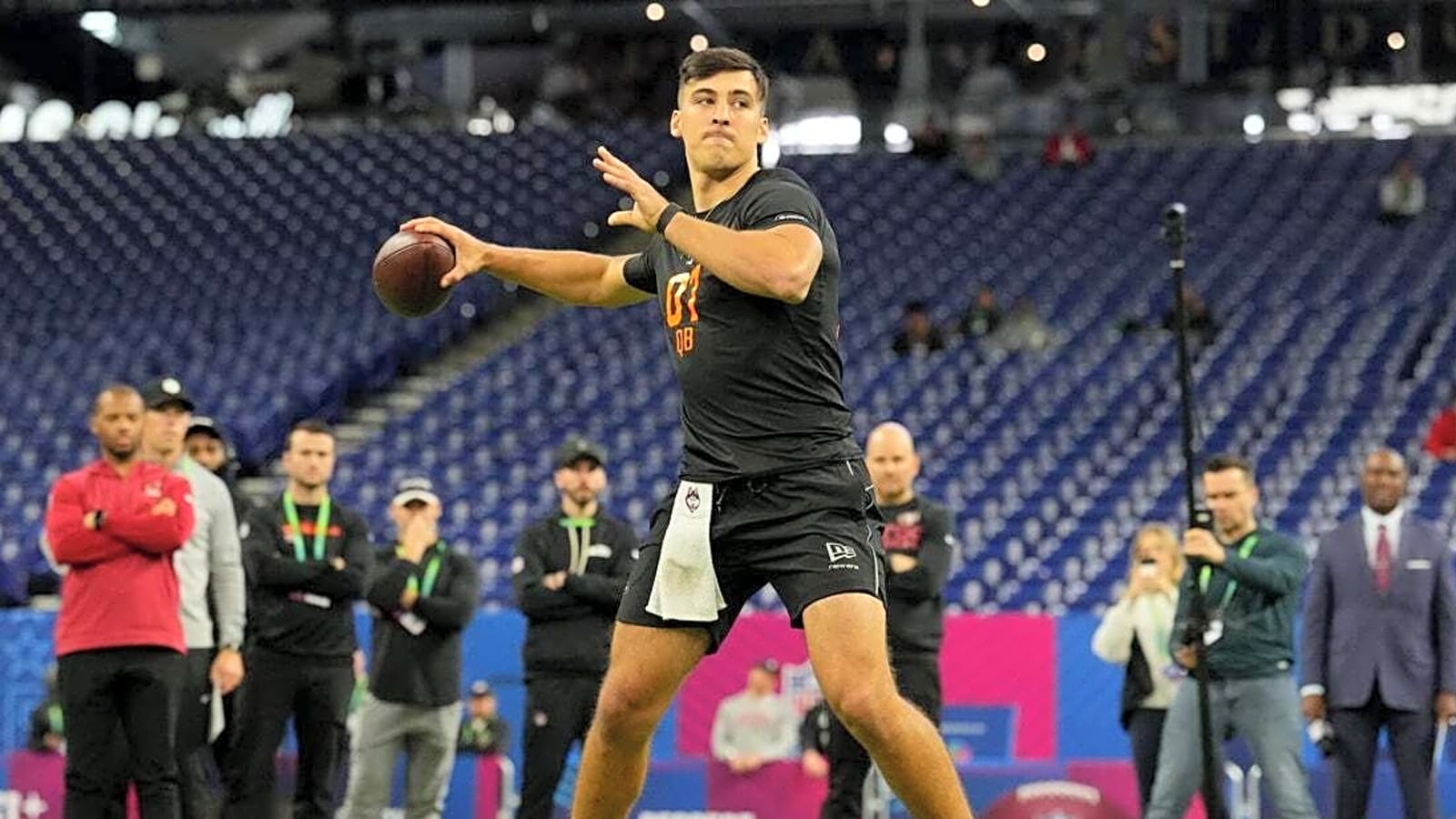 Ex-UConn QB Joe Fagnano signs 3-year deal with Ravens