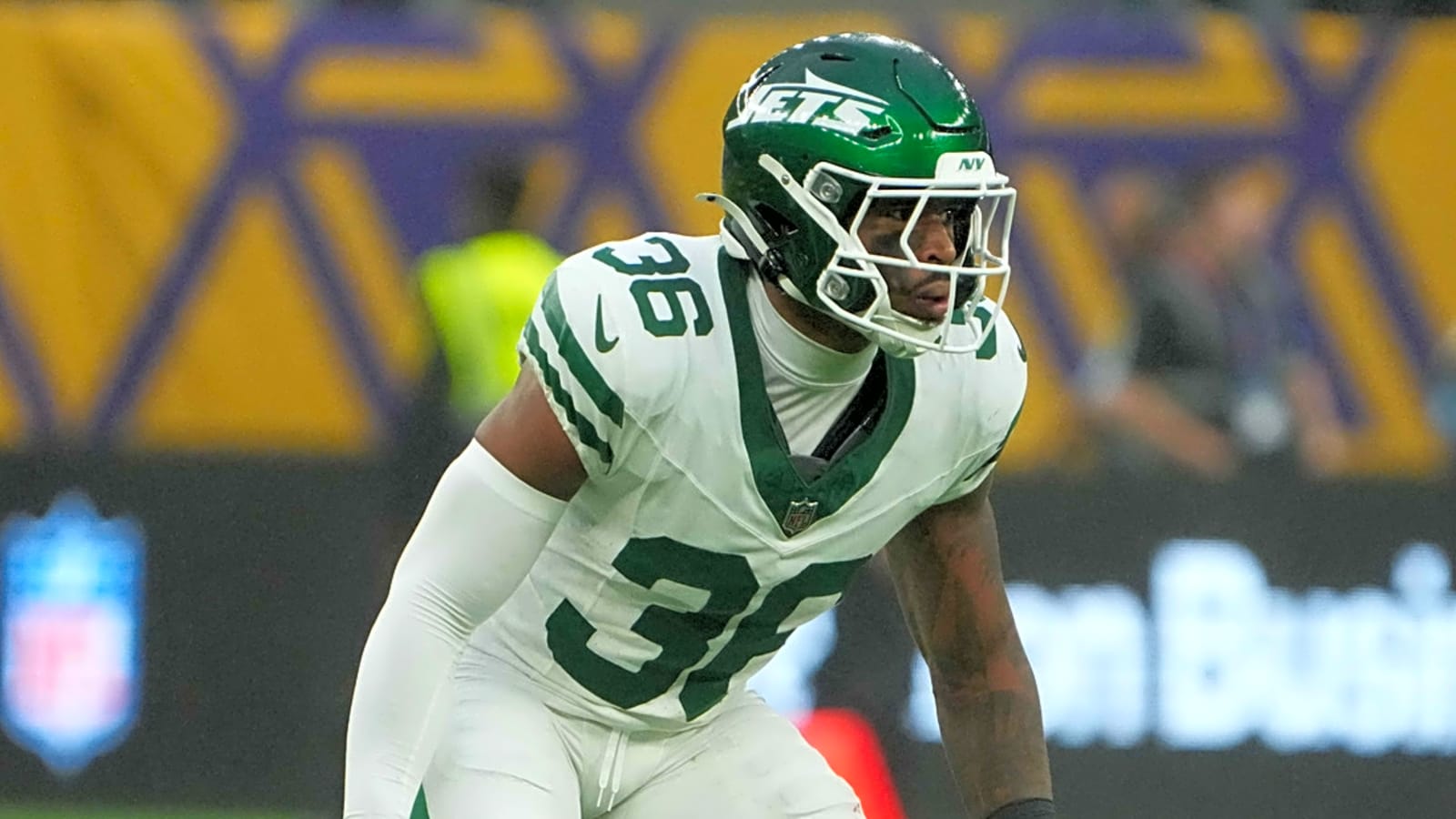 Steelers agree to deal with safety Chuck Clark