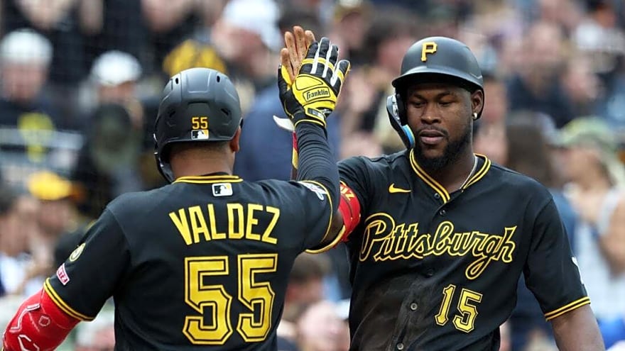 Pirates post 12 runs, 15 hits in Cubs' 10th straight loss