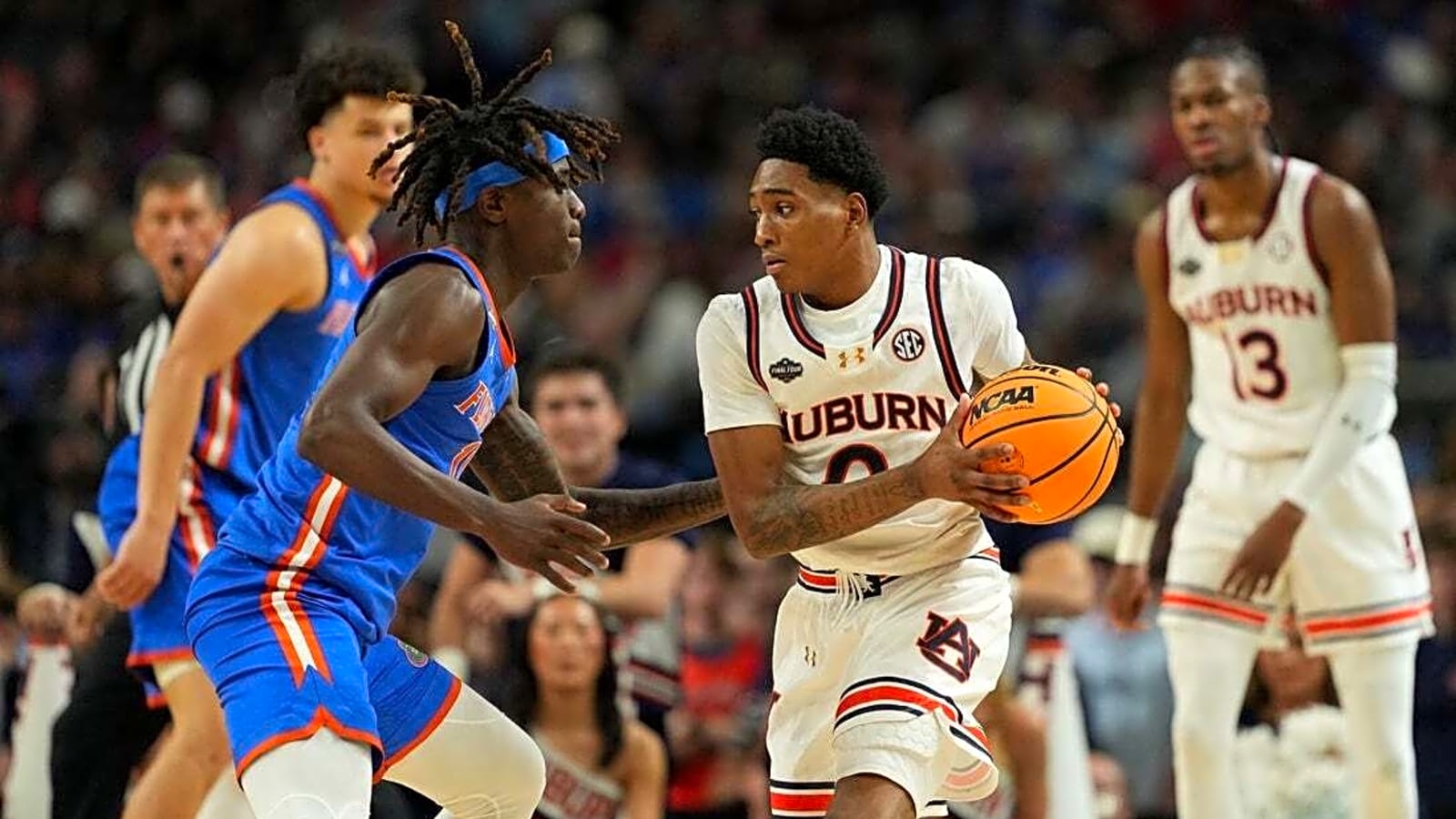 Tahaad Pettiford bypassing NBA draft, returning to Auburn