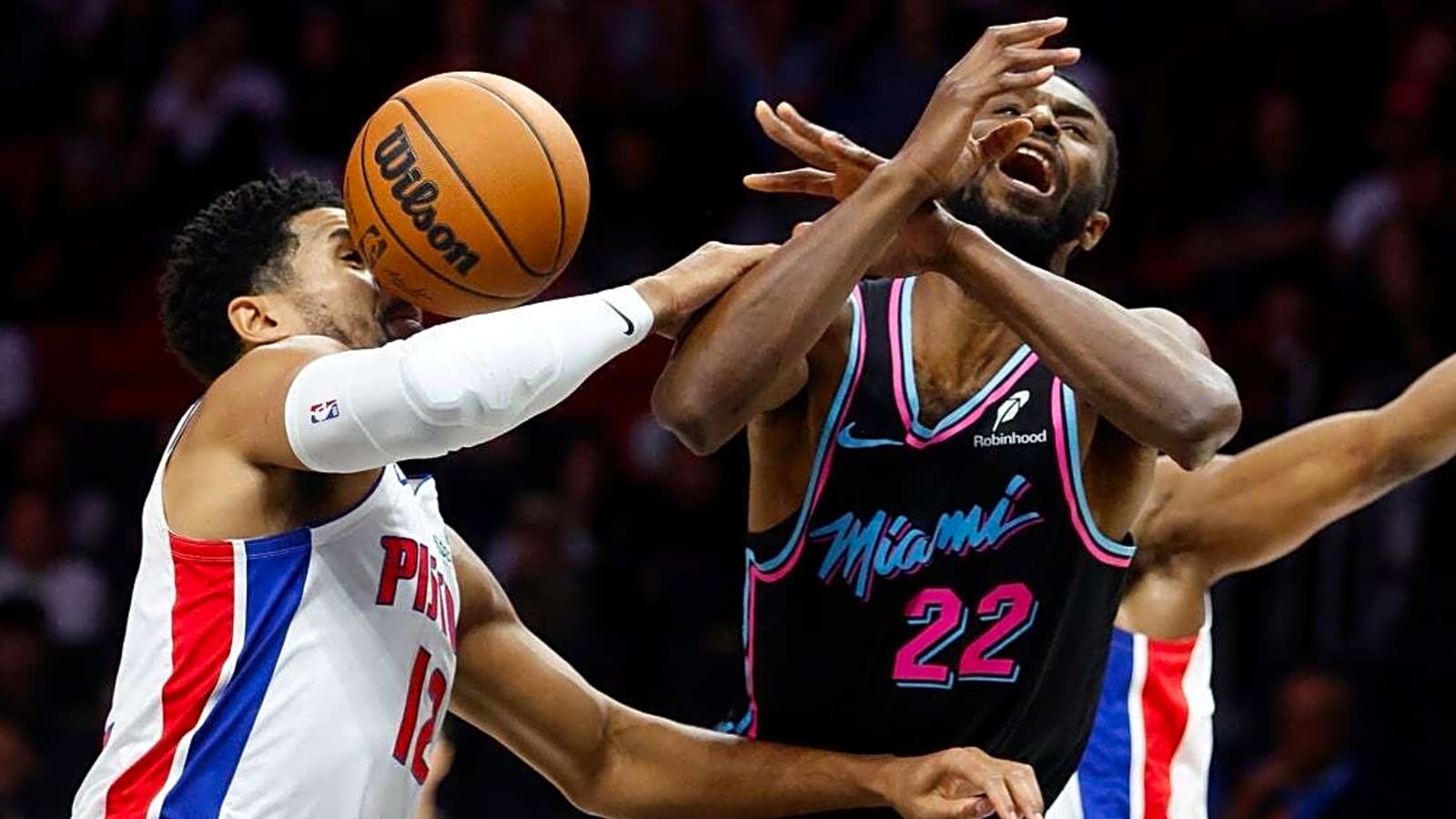 Pistons nearly relinquish big lead, halt Heat&#39;s win streak