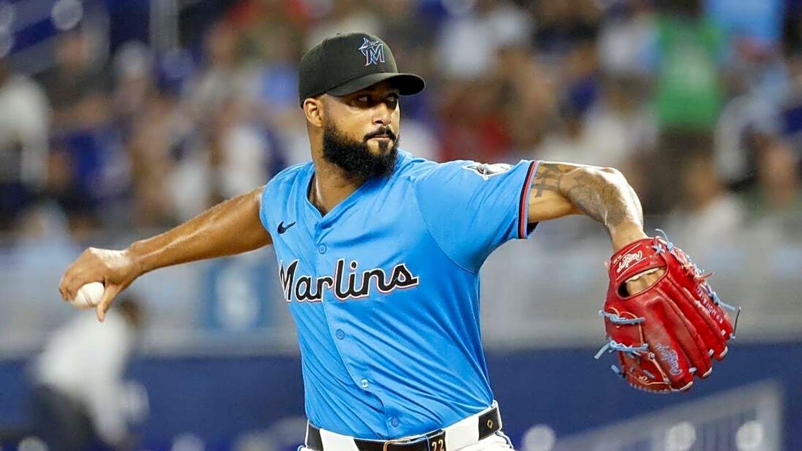 Marlins deliver timely hits, win series over Braves