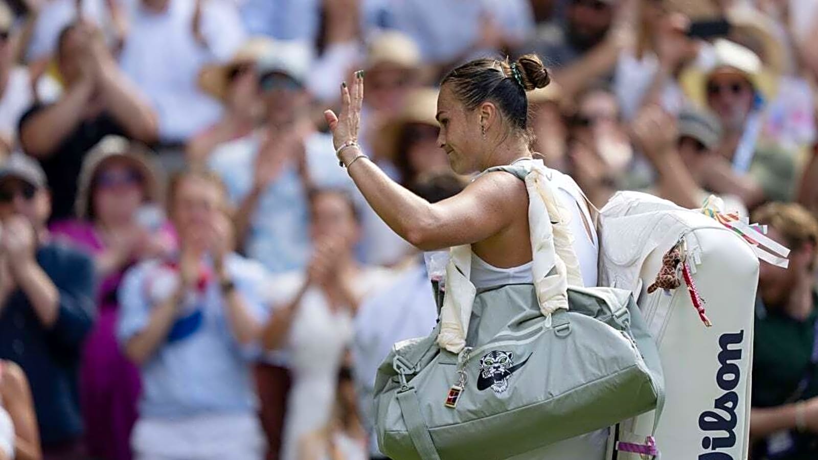 No. 1 Aryna Sabalenka, top seeds stroll into second round at Wimbledon