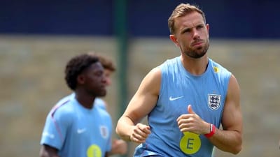 England's Jordan Henderson has surgery, to remain at camp