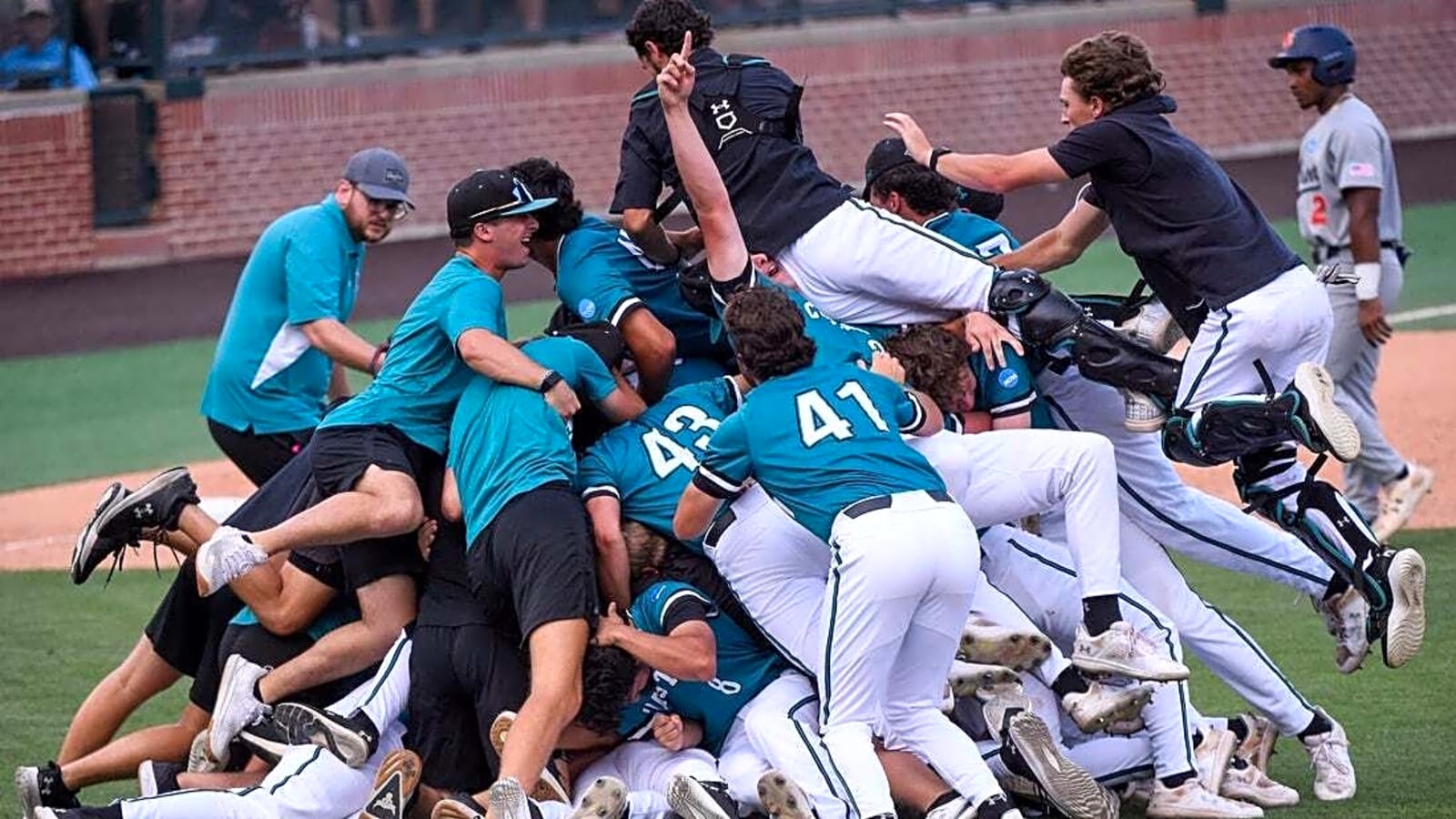 Super regionals roundup: No. 13 Coastal Carolina ousts No. 4 Auburn