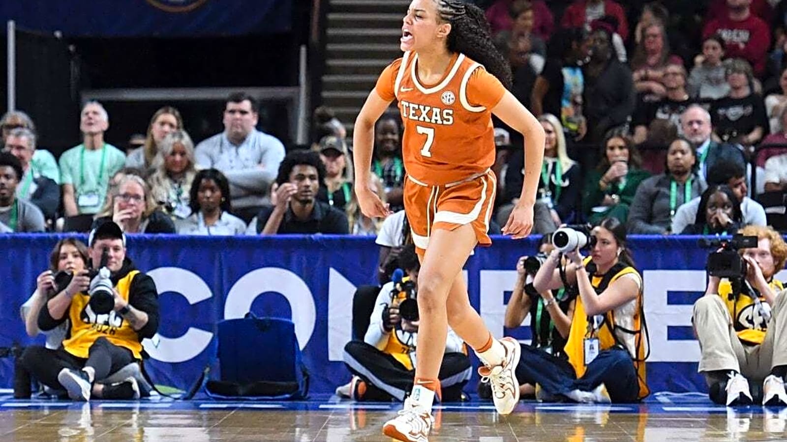 Women's NCAA Fort Worth 3 roundup: No. 1 Texas cruises by No. 16 Missouri State